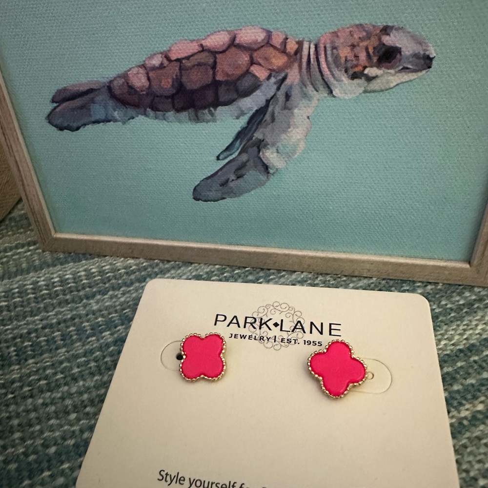 Park Lane Fuchsia Clover Studs